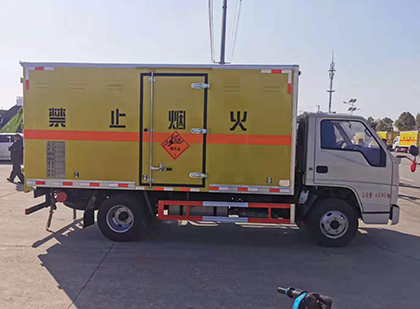 万源爆破器材运输车