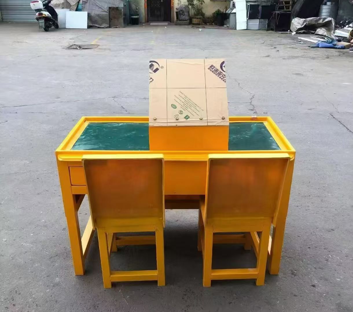 万源防静电导通桌井下煤矿火工品发放桌：危险品流转的安全守护者